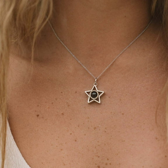 Pentagram Clavicle Chain Projection Pendant Necklace