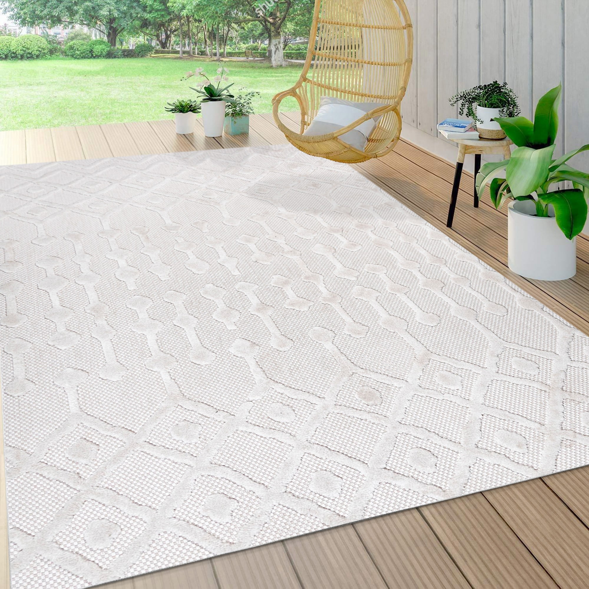 Ivory Diamond 4' x 6' Handmade Synthetic Indoor/Outdoor Rug