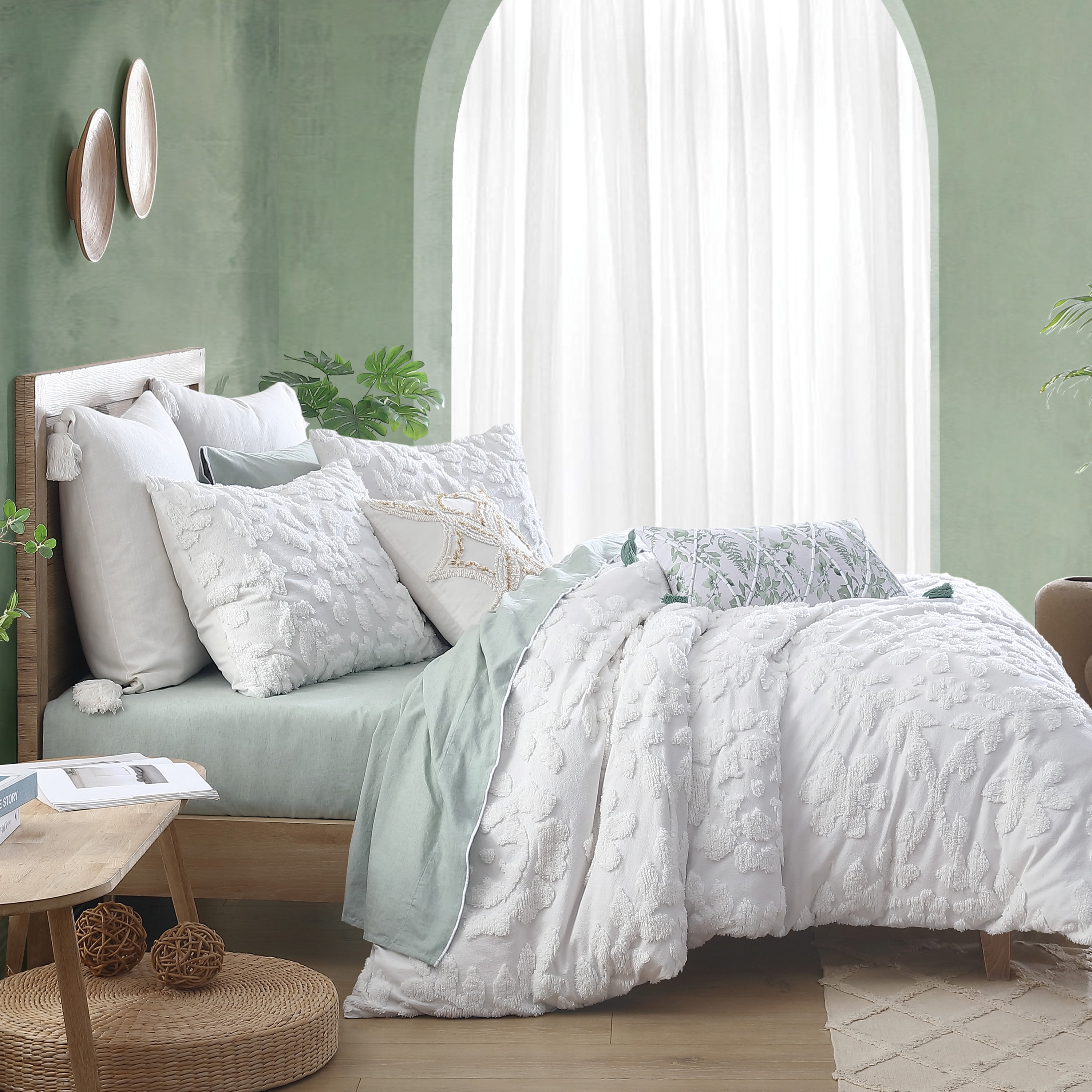 White Full/Queen Cotton Chenille Laurel Comforter Set