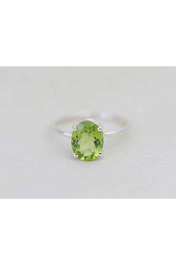 Peridot Oval cut gemstone engagement ring 925 sterling silver Wedding ring for her