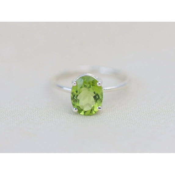 Peridot Oval cut gemstone engagement ring 925 sterling silver Wedding ring for her
