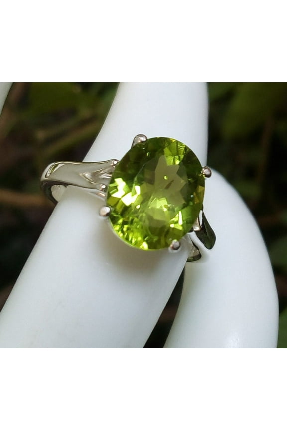 Peridot Ring - August Birthstone Jewelry - Statement Ring - Engagement Ring - Rectangle Ring - Cocktail Ring - Prong Ring