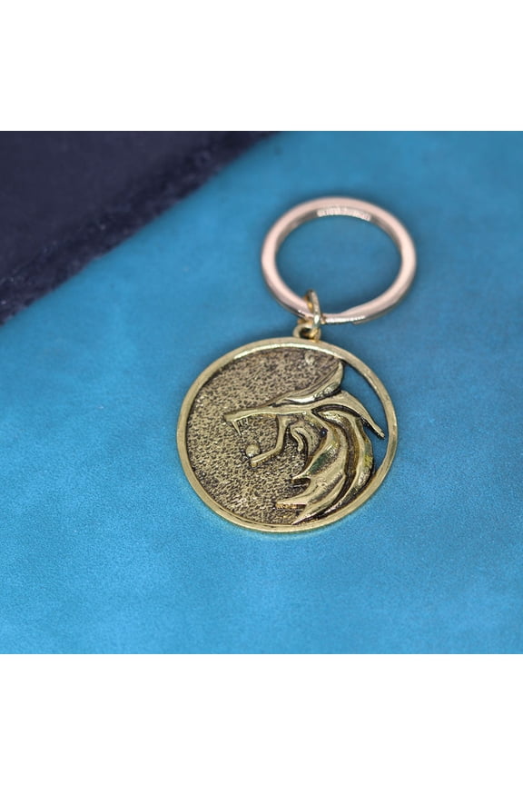 Wolf Pendant Keychain Durable Alloy Metal Key Chain Fashion Accessory and Gift Idea Ancient Bronze and Silver Wolf