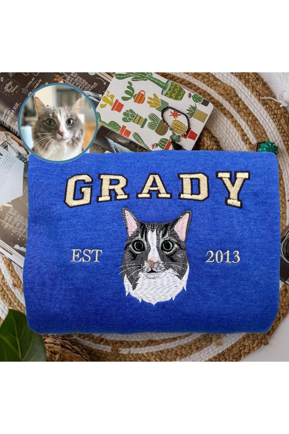 Personalized Embroidered Cat Portrait Sweatshirt for Pet Lovers, Custom Embroidered Sweatshirt