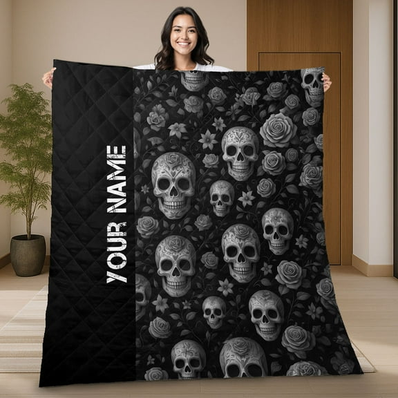 Personalized Gothic Skull Quilt Blanket – Custom Name Sugar Skull Quilt with Roses – Gothic Halloween Gift, Skull Lover Blanket
