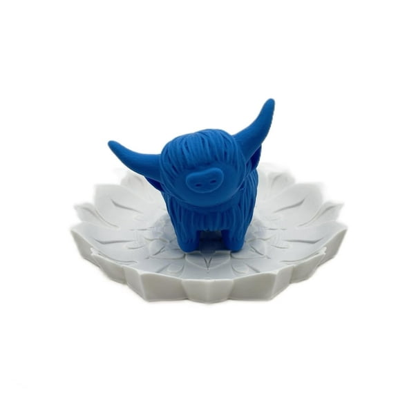 Personalized Highland Cow Ring Holder with Floral Dish – Elegant Jewelry Organizer for Rings & Engagement – Blue Cow with White Tray