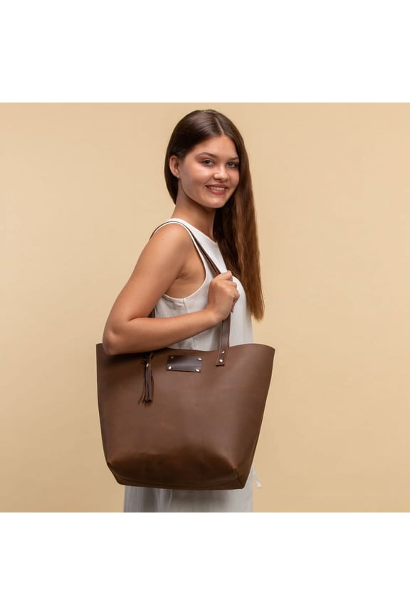"Personalized Leather Tote Bag - Handmade Everyday Shoulder Bag - Stylish Gift for Women"