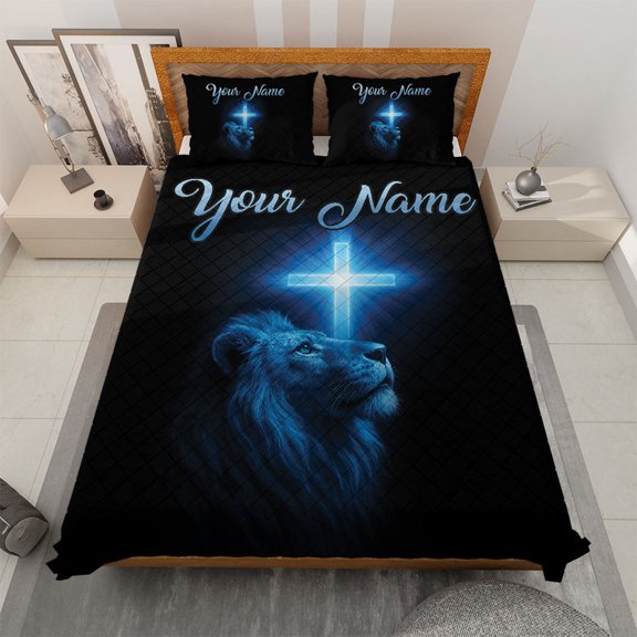 Personalized Lion And Cross Quilt Bedding Set – Custom Name Christian Quilt Blanket & Pillowcases, Faith Inspired Quilt Set, Religious Bedroom Decor Gift for Believers