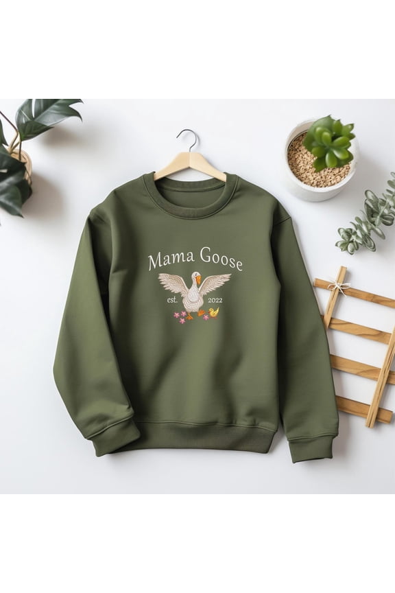 Personalized Mama Goose Embroidered Sweatshirt, Mom Embroidery Sweater, Xmas New Mom Est Shirt, Custom Mama Est Sweatshirt, Mother Day Gift