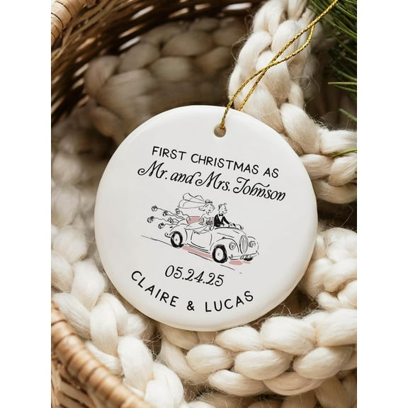 Personalized Wedding Gift for Couples Christmas Ornament with Personalized Names, First Christmas as Mr and Mrs Ornament Bridal Shower Gift