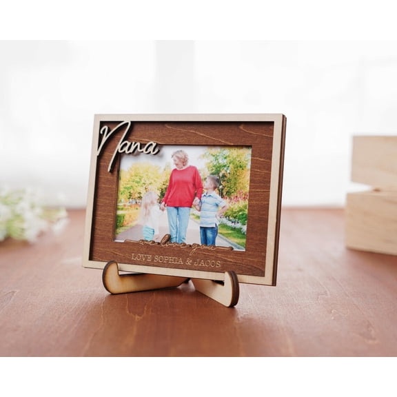 Personalized Wood Picture Frame – Custom Photo Frame for Couples – Engagement, Family Gift for Mom, Dad, & Nana