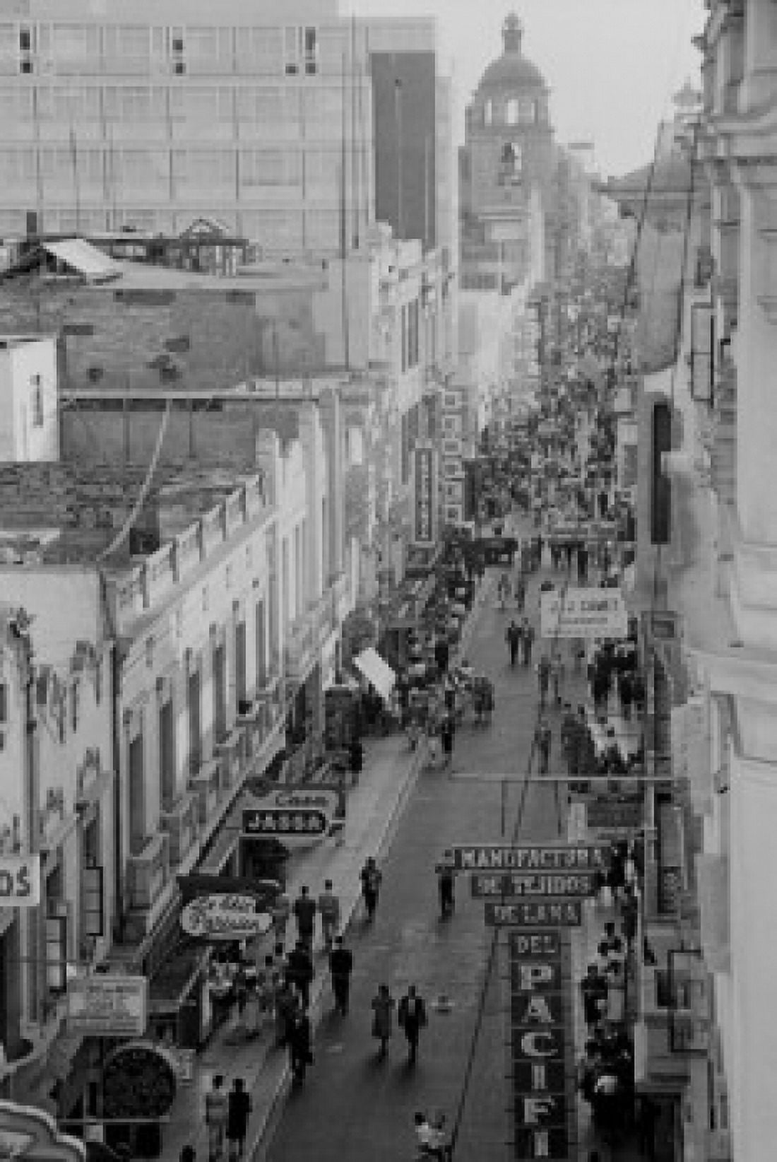 Peru Lima street scene elevated view Canvas Art - (18 x 24)