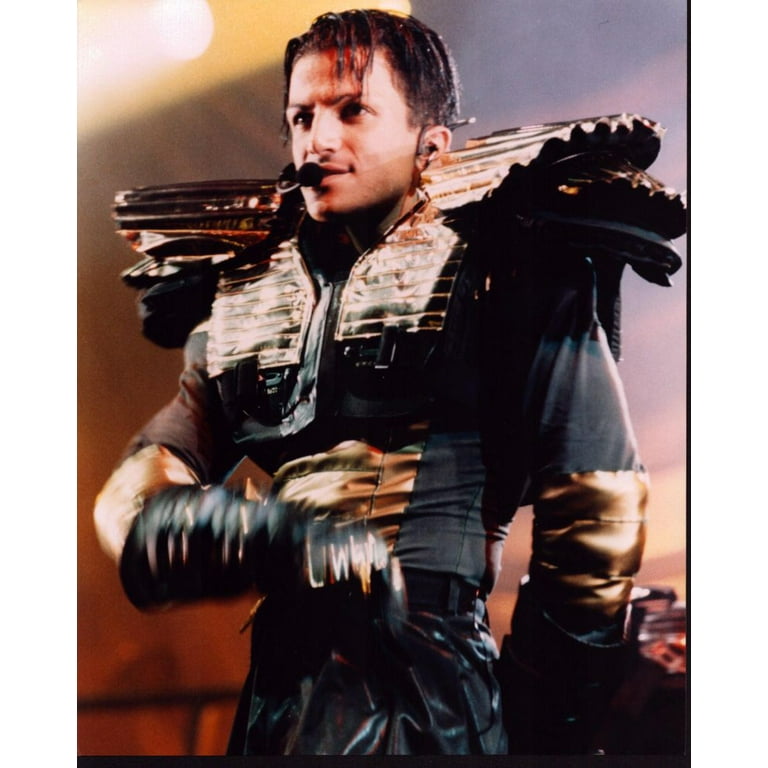 Peter Andre Singing On Stage In Gold Armor Photo Print 16 x 20 Item MVM02424