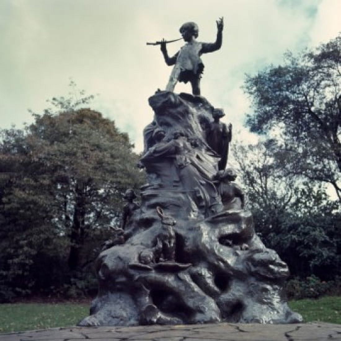 Peter Pan Statue George James Frampton (British 1860-1928) Sculpture Kensington Gardens London Canvas Art - George James Frampton (18 x 24)