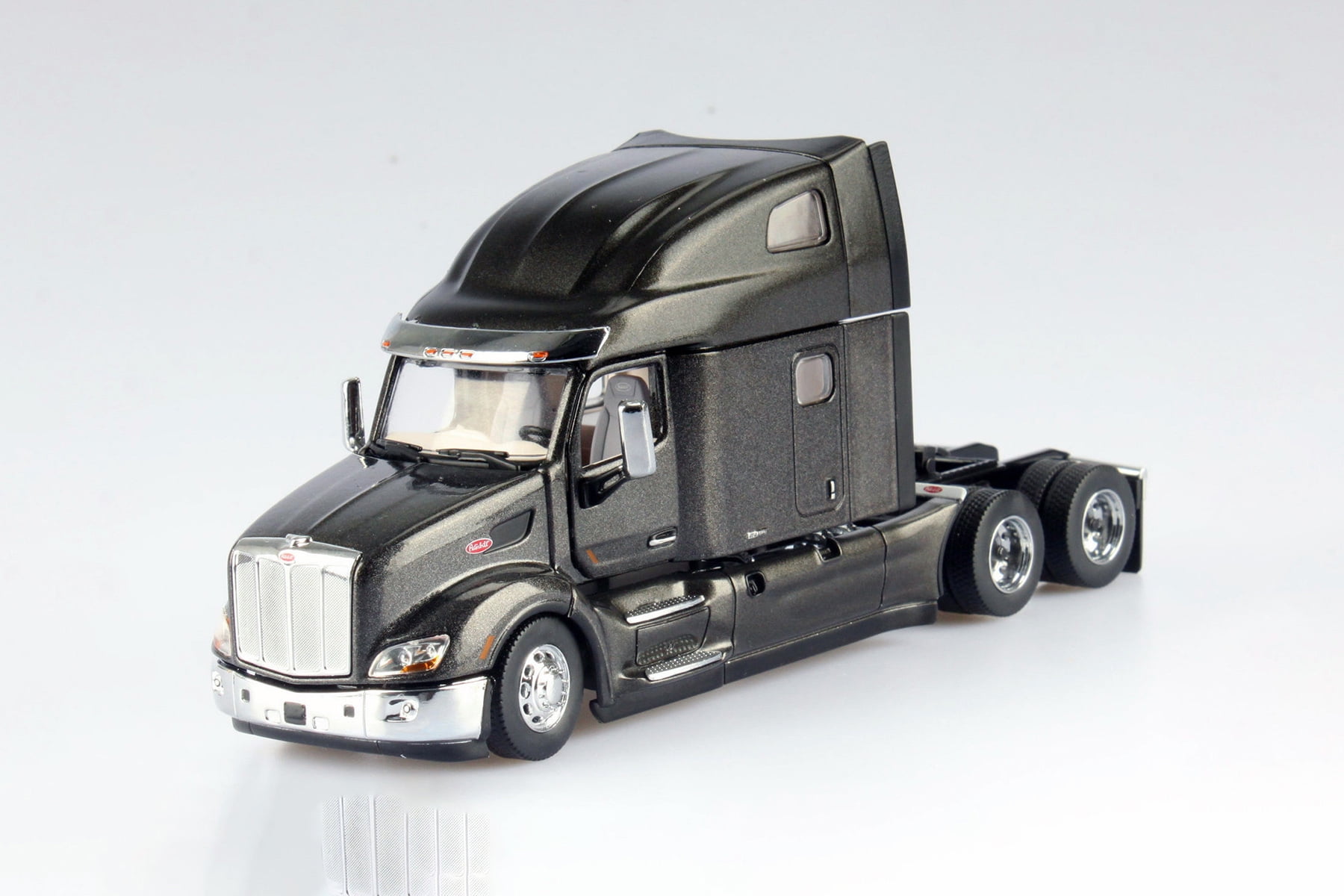 Free Shipping! Peterbilt 579 UltraLoft Day Cab SBFA Truck