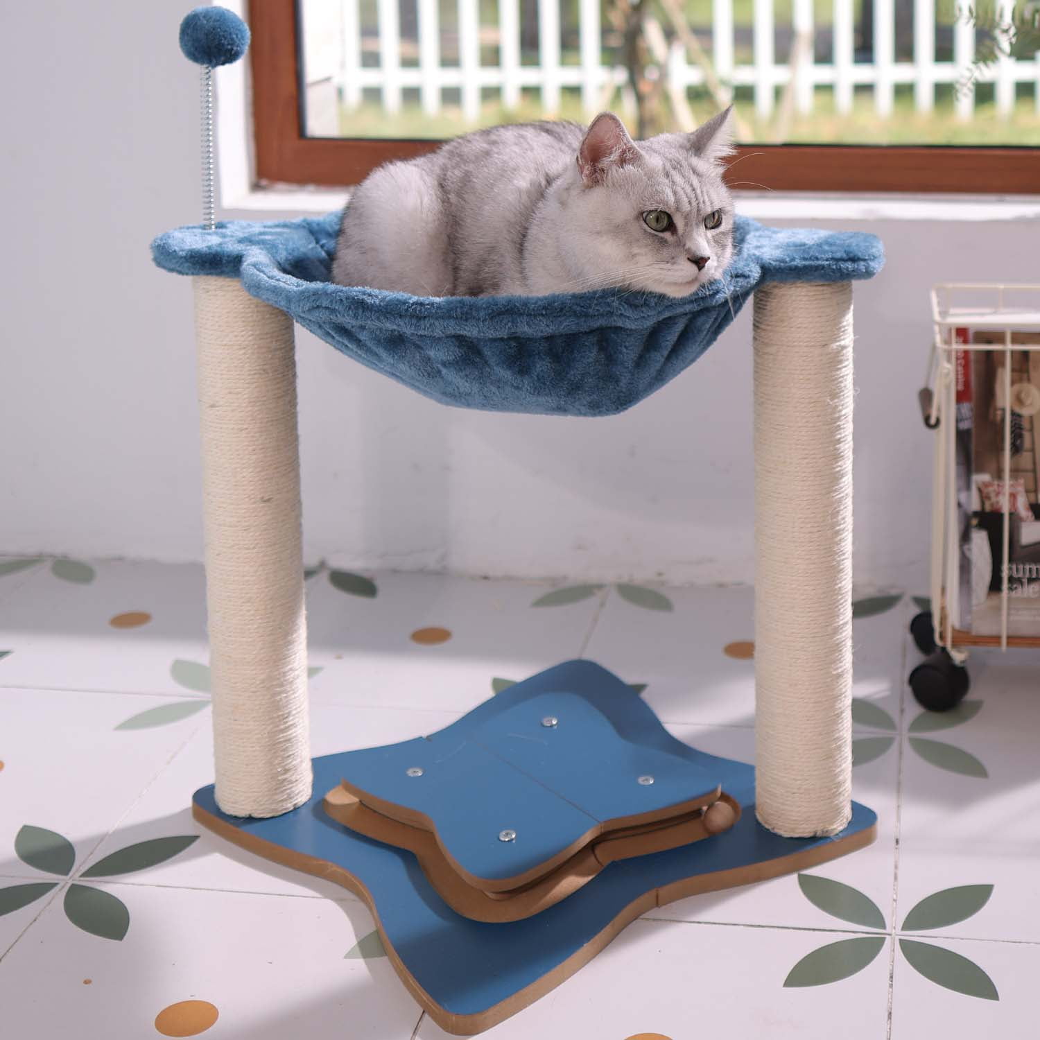 Trixie pepino top scratching post