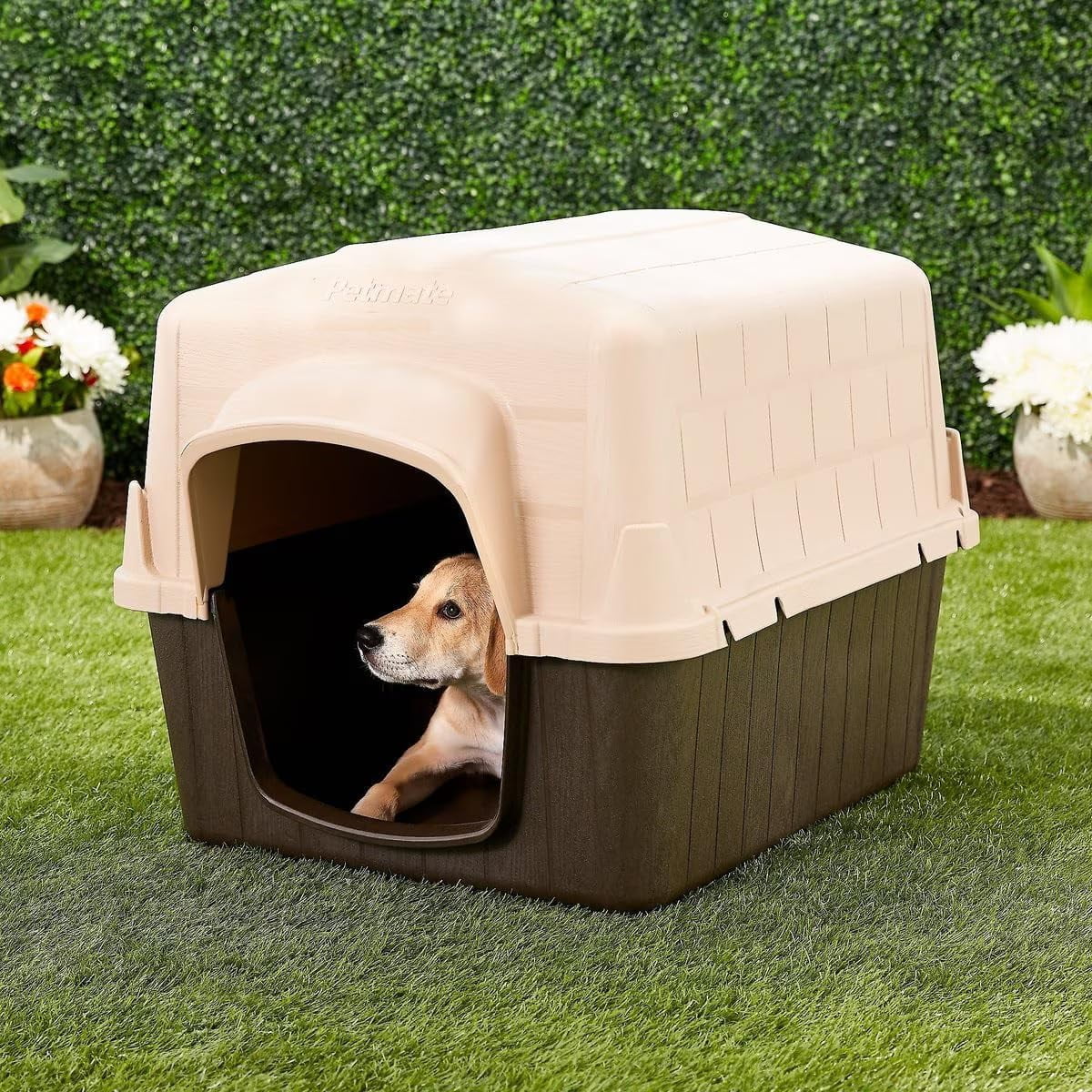 Medium Black and White Insulated Plastic Dog House