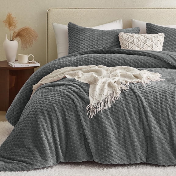 Petrichor Cozy Flannel Comforter Set, Warm and Soft King Size Quilt for Winter, 3 Piece Bedding Set with 2 Pillowcases, Gray