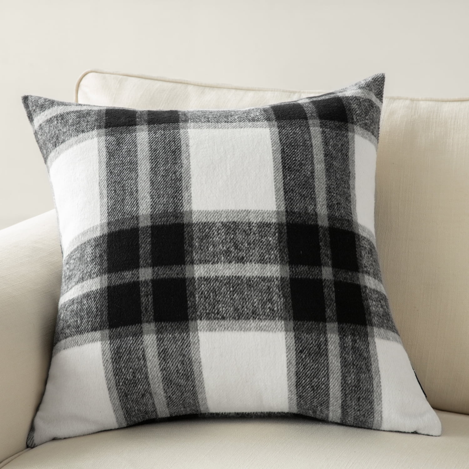 Phantoscope Christmas Thick Plaid Wool Throw Pillow Classic Decorative Square Pillow, 20" x 20", Black, 1 Pack - Walmart.com