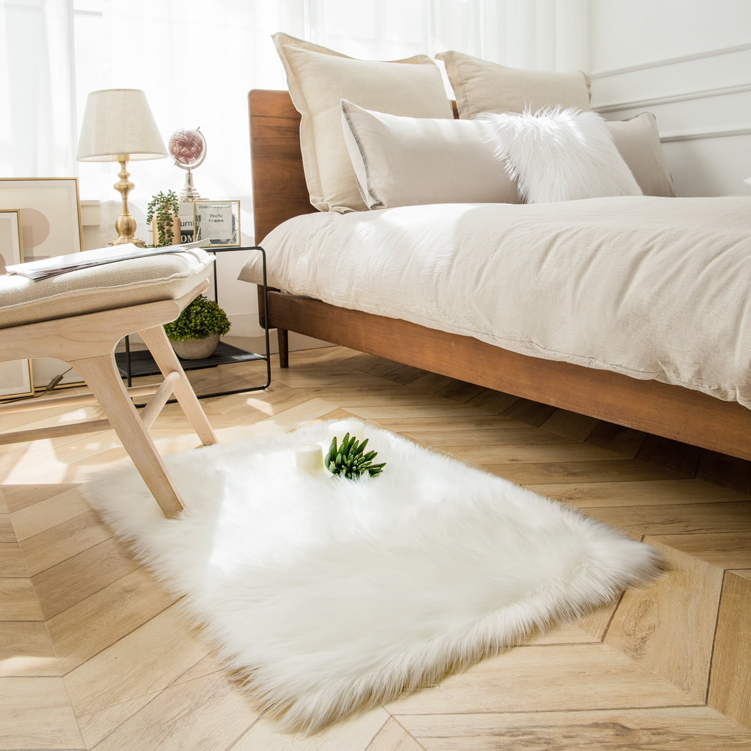 Phantoscope Faux Fur Area Rug, Fluffy White Shag Carpet, Ultra Soft Machine Washable Indoor Area Rug, 2' x 3', for Living Room, Bedroom, Nursery & Kids Room