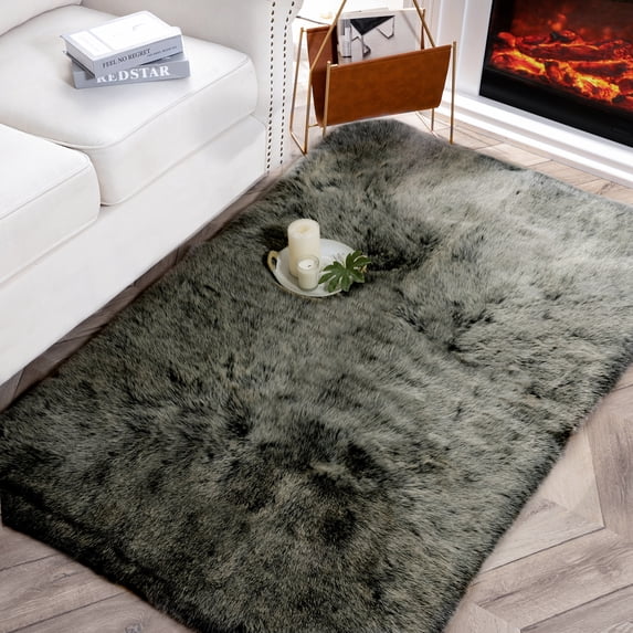 Phantoscope Green/White Faux Fur Area Rug, 3' x 5'