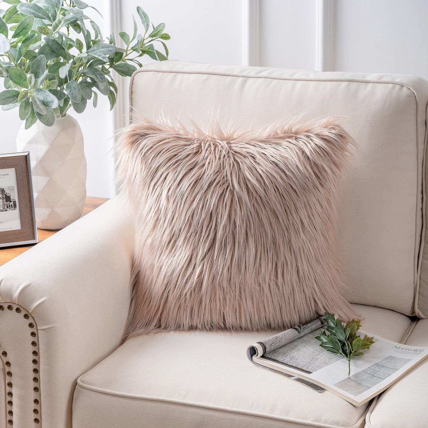Phantoscope Plush Faux Fur Full Throw Pillow with Insert, 20"x20", Beige, 1 Pack