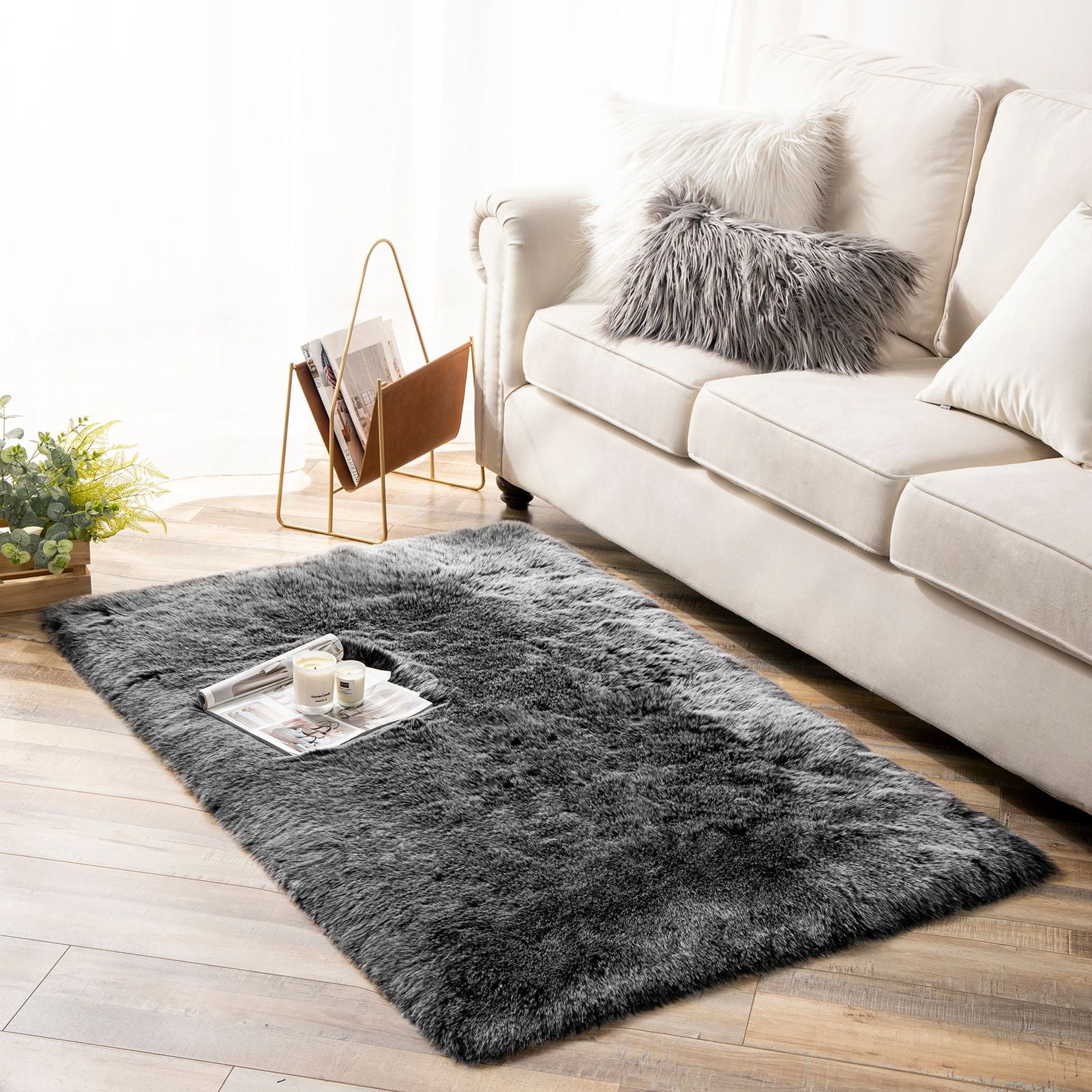 Phantoscope Ultra Soft Faux Fox Fur Black, Indoor Area Rug, 3 x 5 ft, Rectangle