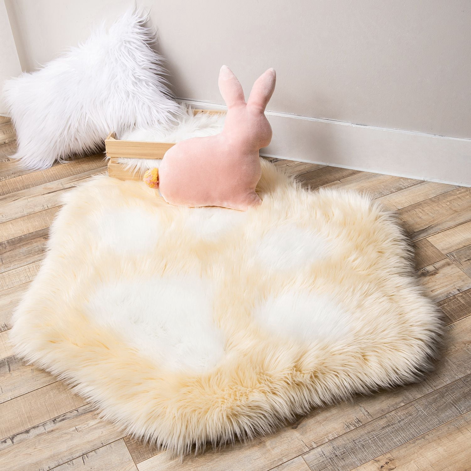 Phantoscope Ultra Soft Faux Sheepskin Fur Cat Paw Rug, Fluffy Non-Slip Area Rug, Orange Yellow with White, 2 x 3 ft