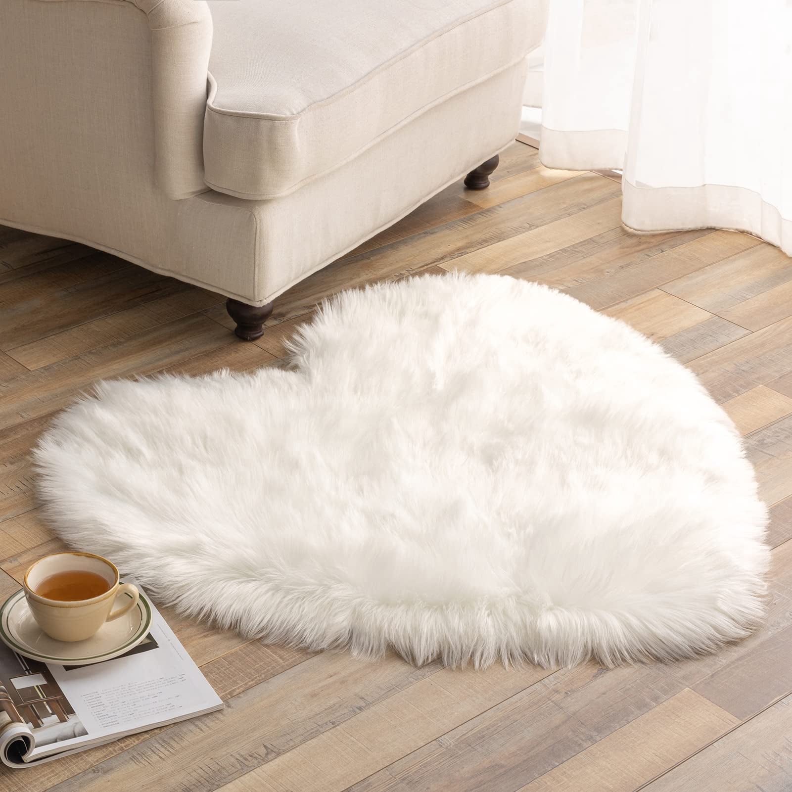 Phantoscope Valentine's Day Mother's Day Ultra Soft Heart Shaped Faux Sheepskin Area Rug, Non Slip Fluffy Modern Heart Carpet for Bedroom Living Room, White, 3x3 ft
