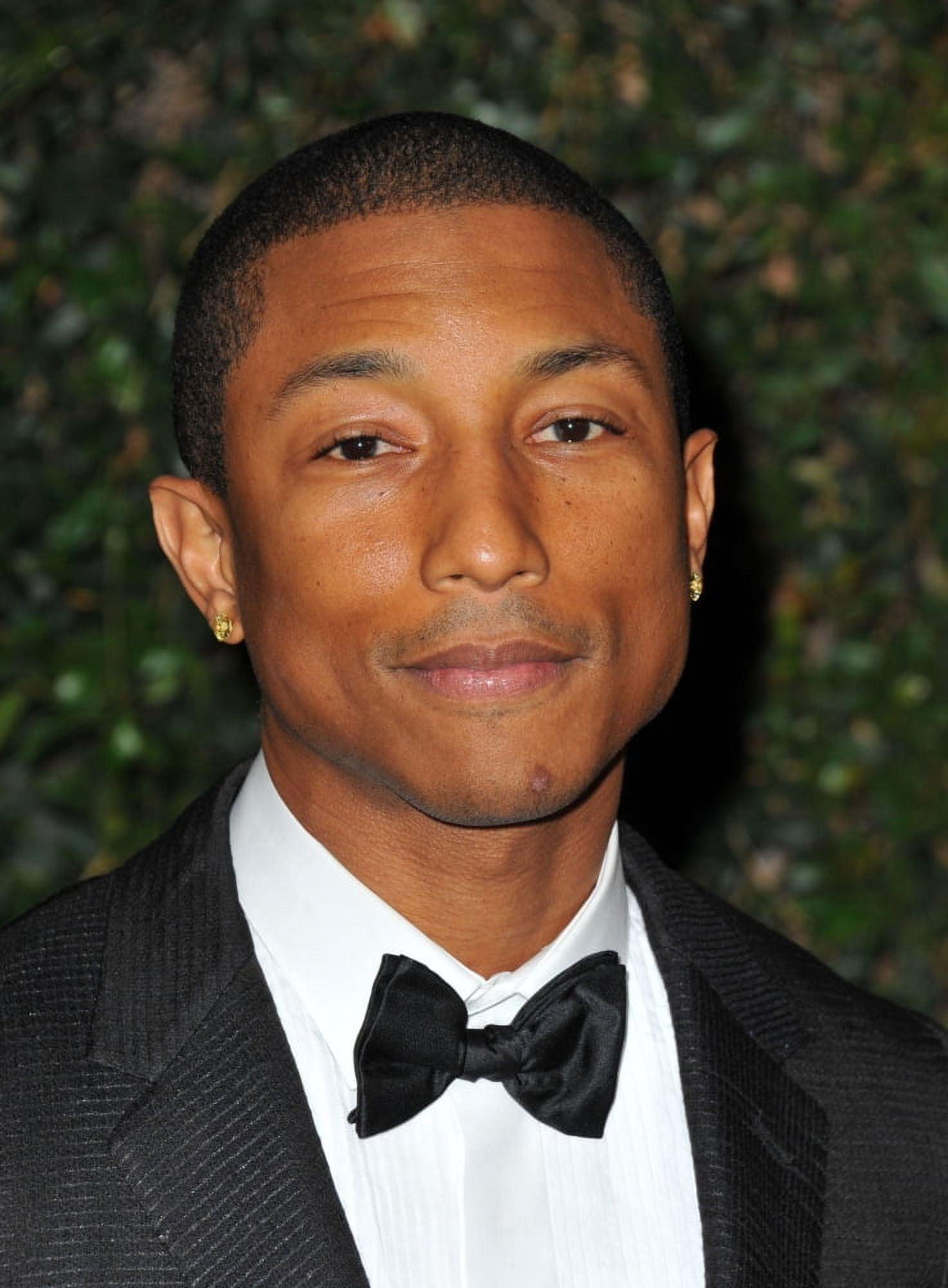 Pharrell Williams At Arrivals For 2013 Governors Awards Dinner - Part 2 Canvas Art - (16 x 20)