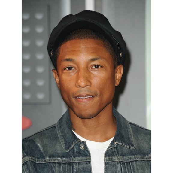 Pharrell Williams At Arrivals For Mtv Video Music Awards 2015 - Arrivals 2 Photo Print (16 x 20)