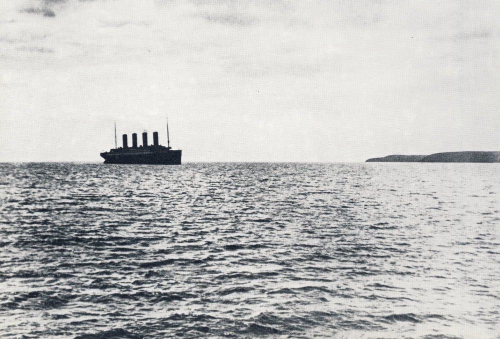 Photo Last known picture of the Titanic Canvas Art - (18 x 24)