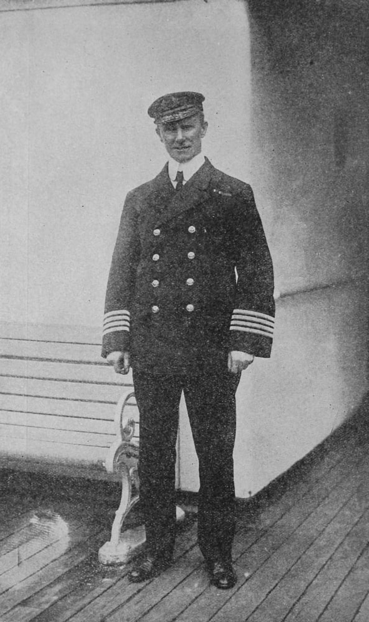 Photo Sinking of the Titanic 1912 Captain Rostron of the Carpathia Canvas Art -  (24 x 36)