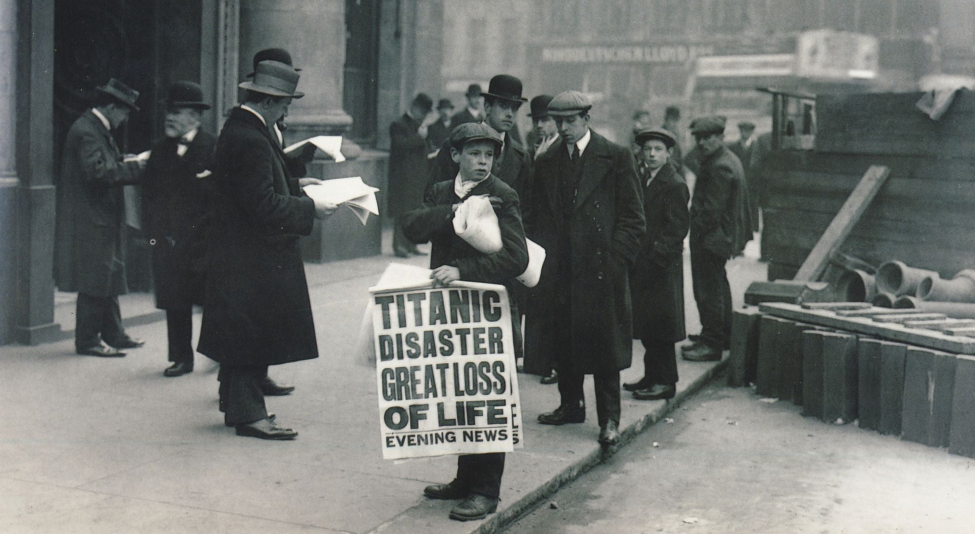 Photo Titanic Disaster Great Loss of life 1912 Canvas Art - (24 x 36)