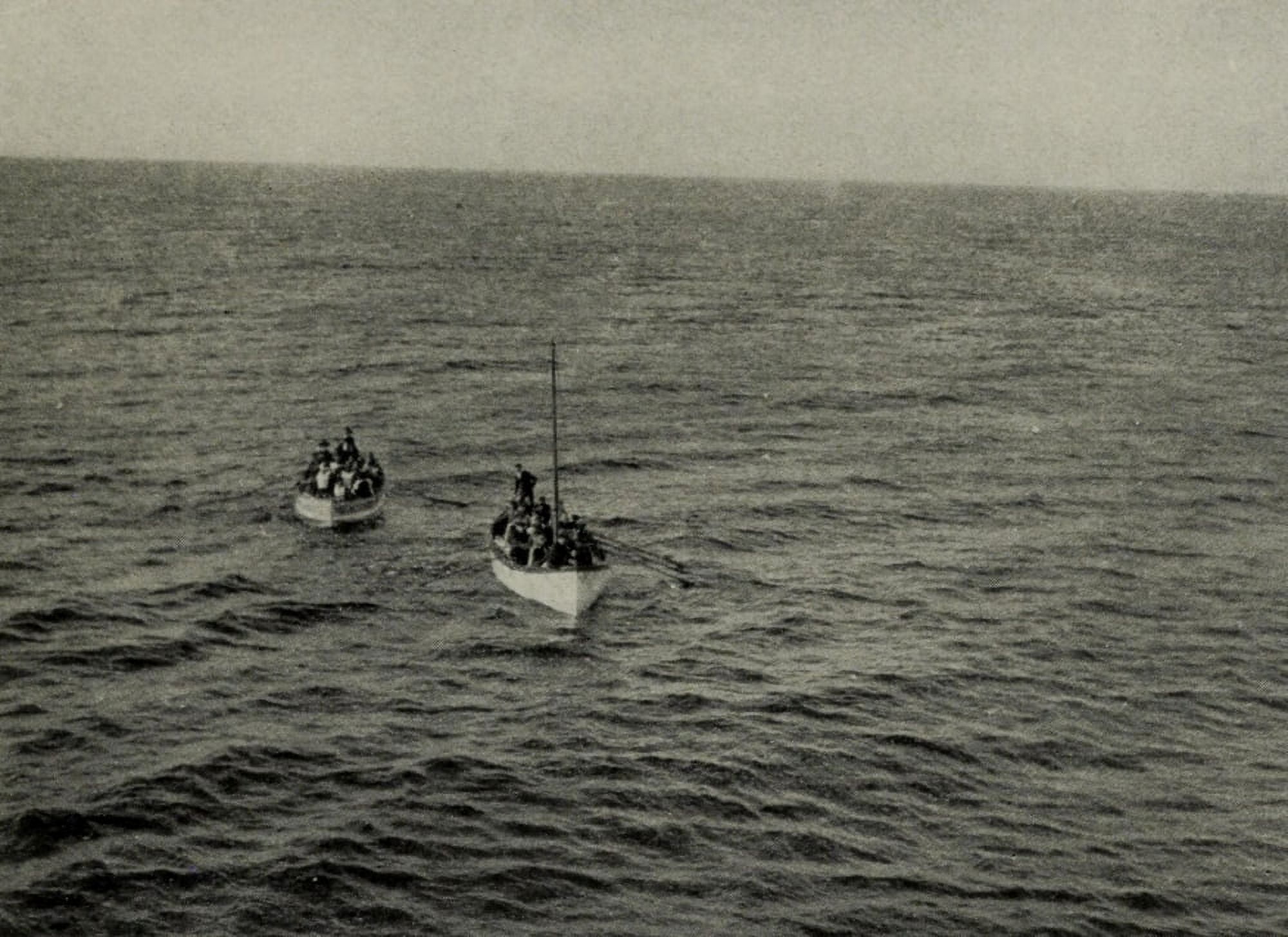 Photo Truth about the Titanic 1913 Fifth Officer Lowe towing canvas collapsible Canvas Art - (24 x 36)