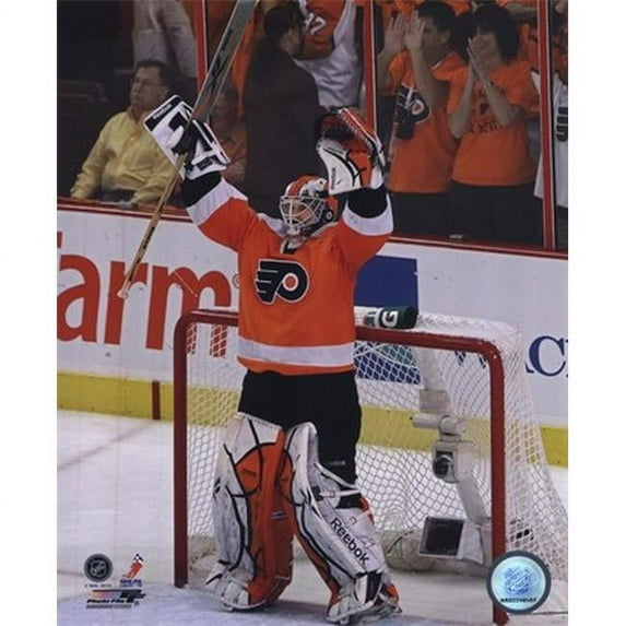 Photofile PFSAAMK05101 Michael Leighton 2009-10 Playoff Action Sports Photo - 8 x 10