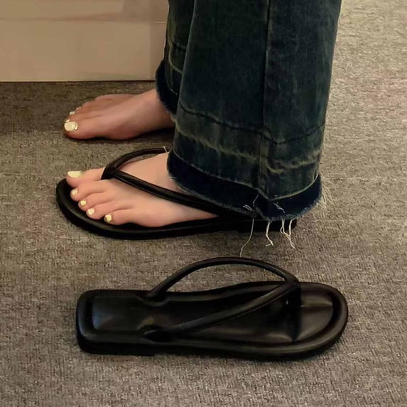 PiGOGI Women's Round Toe Flip Flops Cushioned Footbed Non-Slip Comfortable Beach Sandals Summer Black 5.5