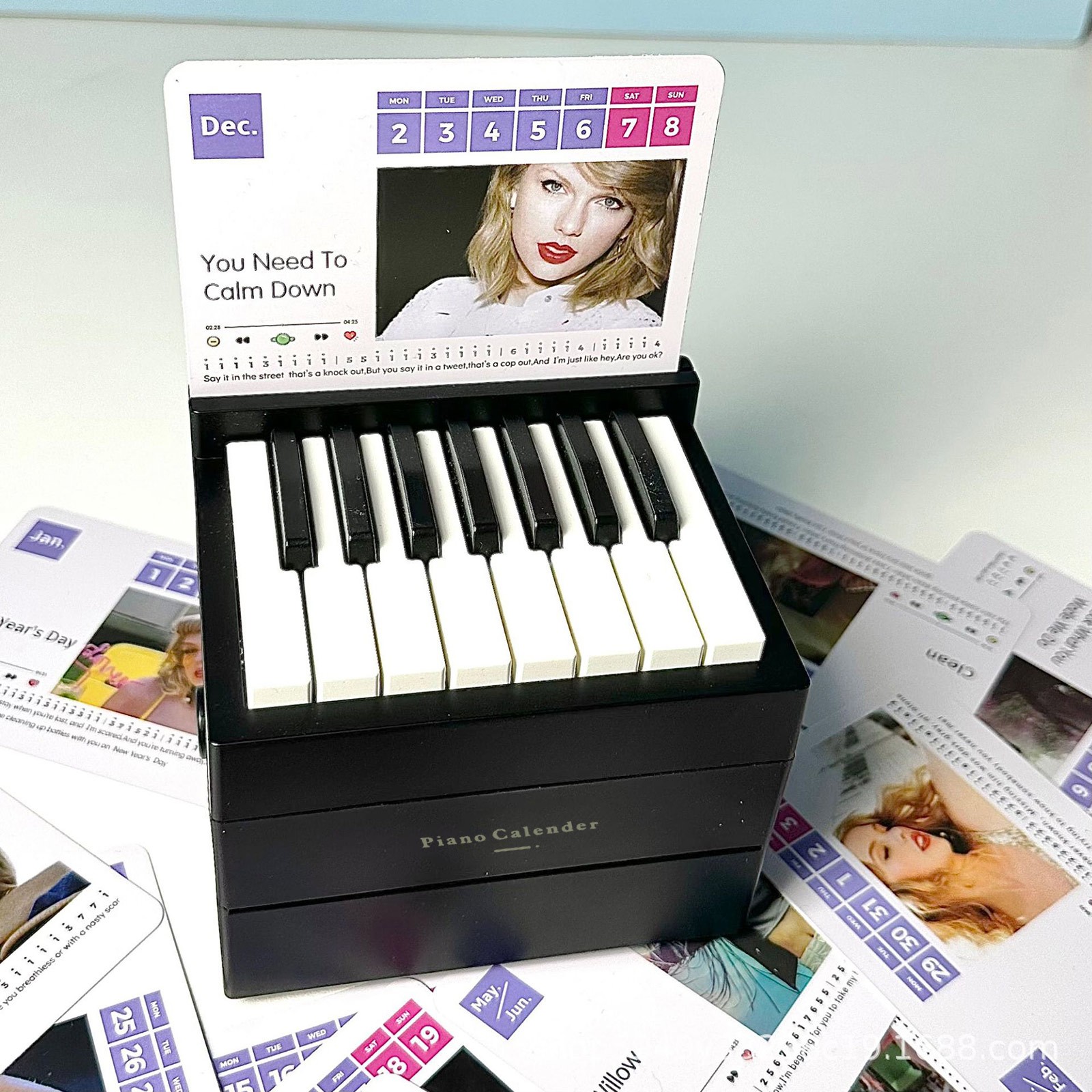 Piano Calendar 2025, Music Lyrics Mini Piano Included 52 Music Scores