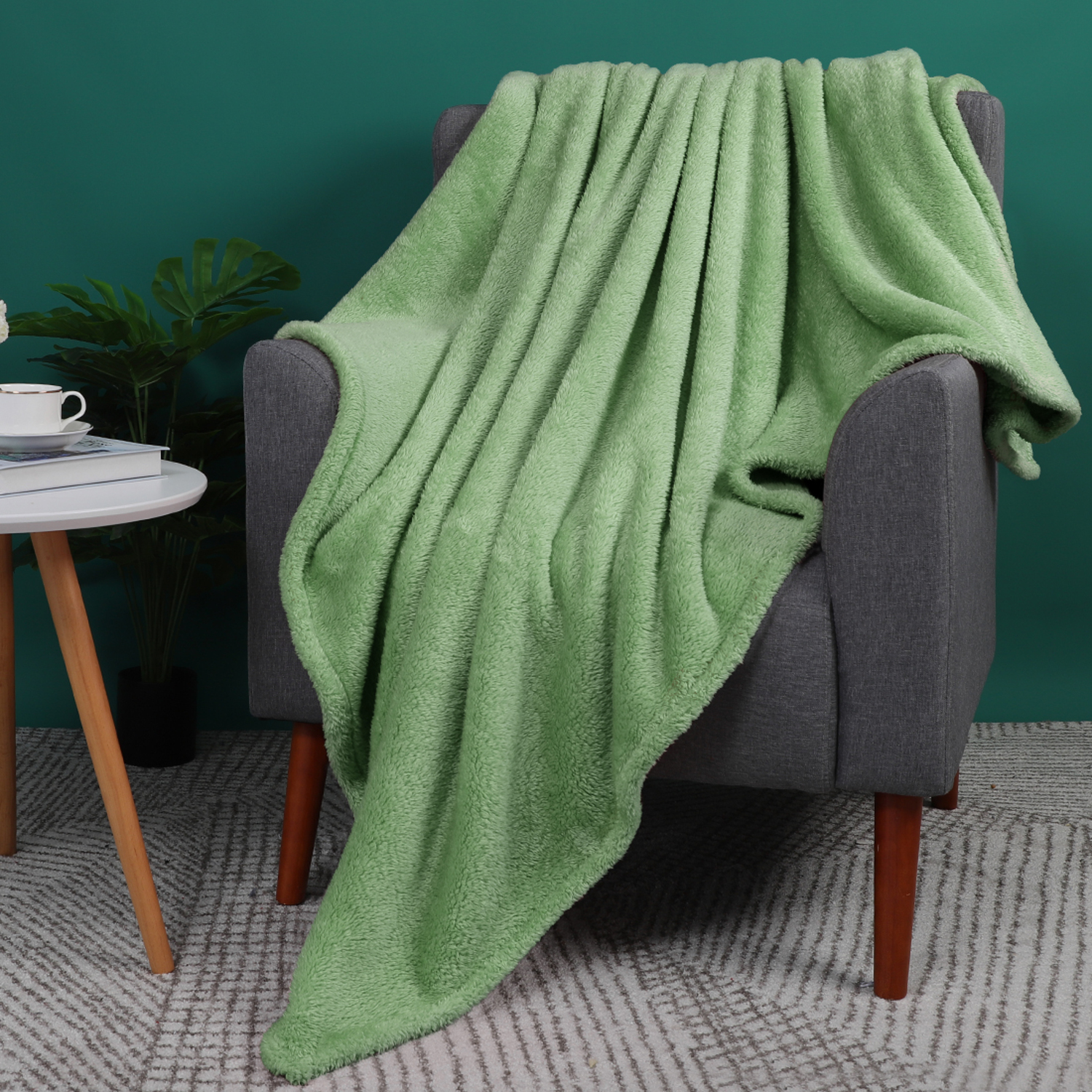 PiccoCasa Sherpa Throw Blanket Fluffy Fleece Lightweight Blanket Sofa