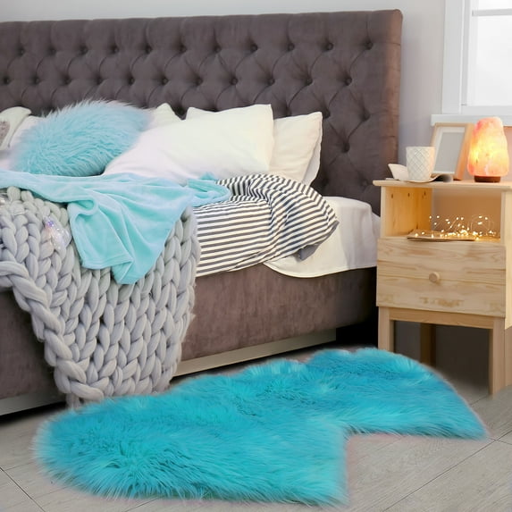 PiccoCasa Wool Imitation Sheepskin Double Heart Shaped Area Rug for Bedroom, 4 x 2 ft Teal Blue