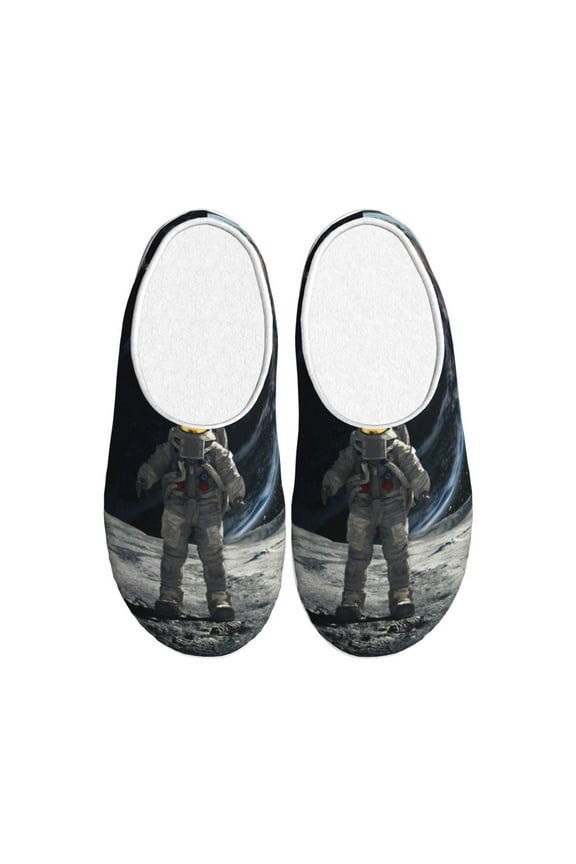 Astronaut Standing In The Moon for Women's Lamb-hug Comfy Fleece House Slippers Memory Foam, Slip-on House Shoes Indoor Outdoor-39/40