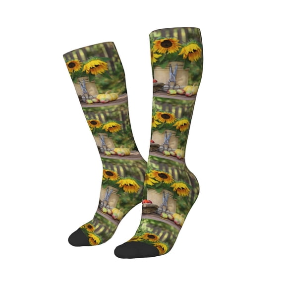 Picia Women Crew Soft Moisture-wicking Socks Vintage Wooden Bucket Pattern Design Cotton Socks, One Size fit All