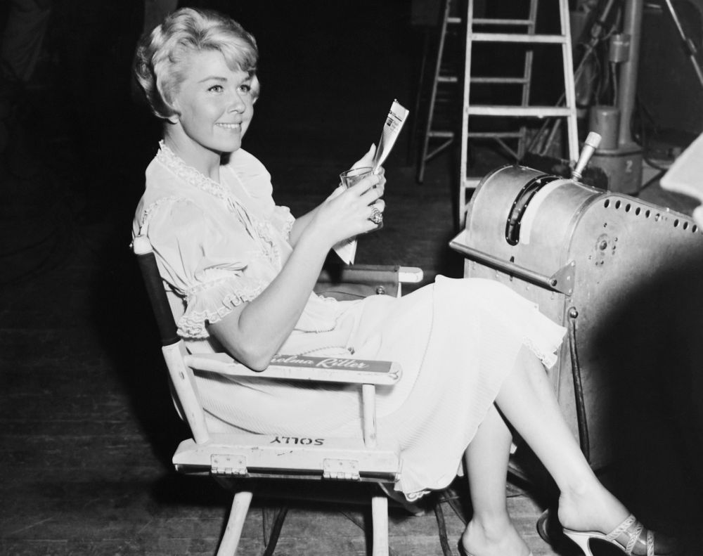 Pillow Talk, Doris Day On Set, 1959 Poster Print (8 x 10)