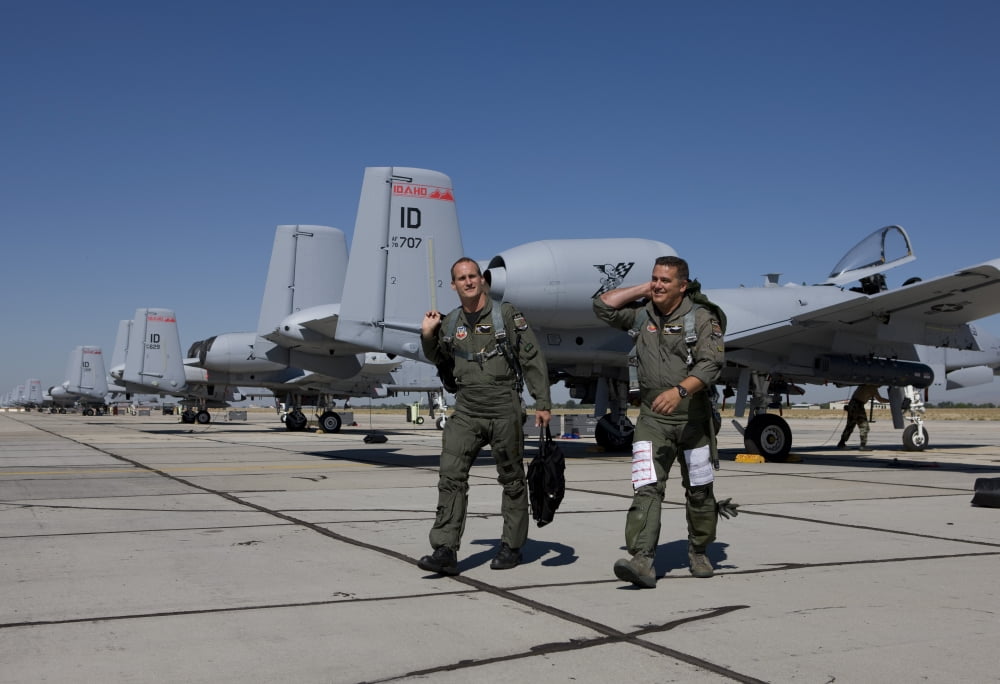 Pilots return from a mission in their A-10C Thunderbolts Canvas Art - HIGH-G ProductionsStocktrek Images (18 x 12)