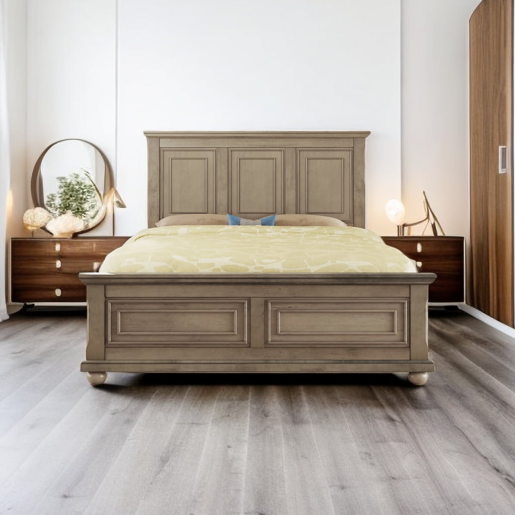 Pinewood Vintage Queen Bed with Headboard and Footboard, Traditional