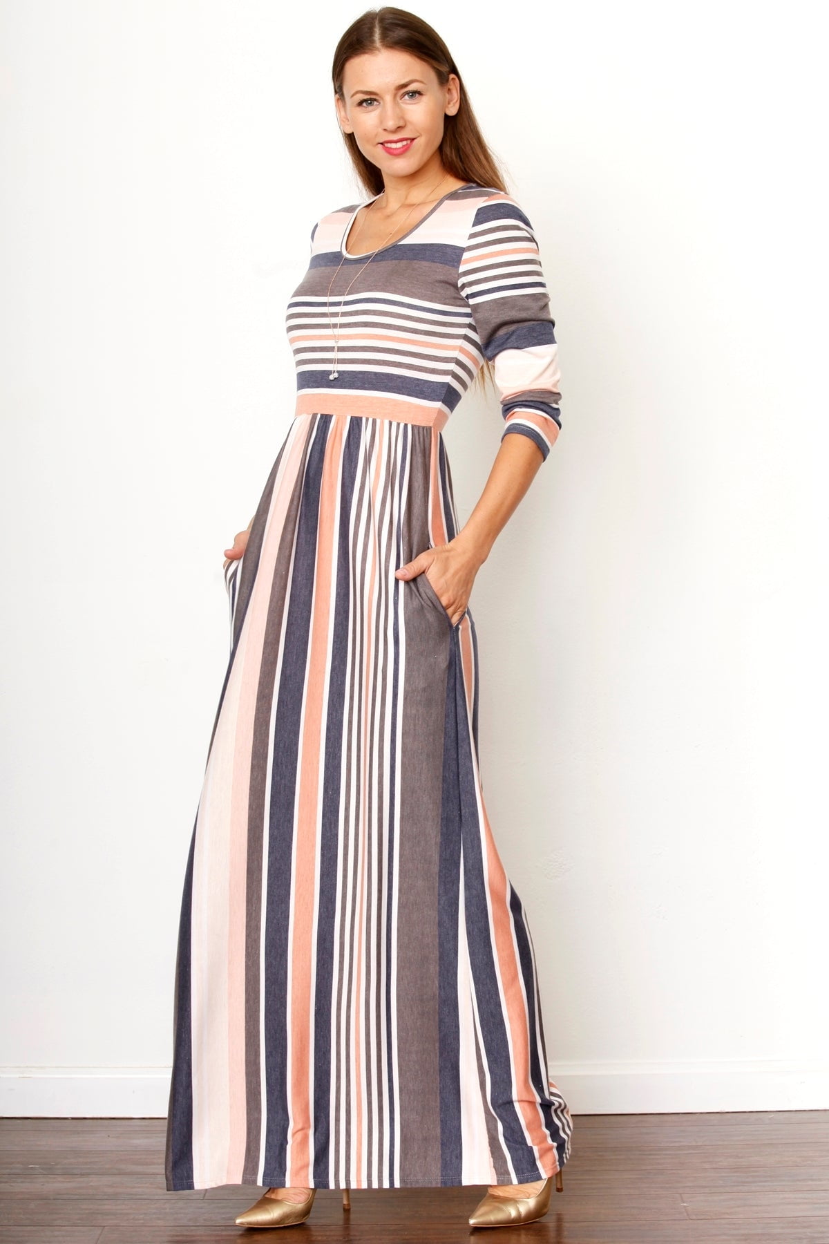 white ruffle maxi dress Chateau – 12th Tribe Collections Cleared Floral V-Neck Ruffle Mini Beden:36