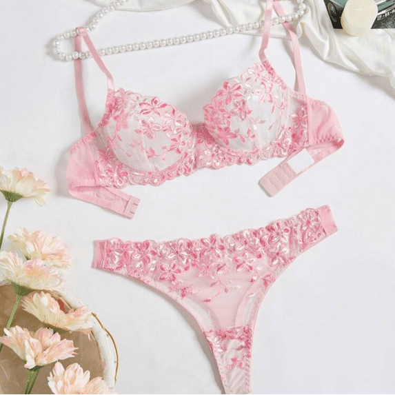 Pink Lingerie Romantic Bra & Panty Set with Underwire