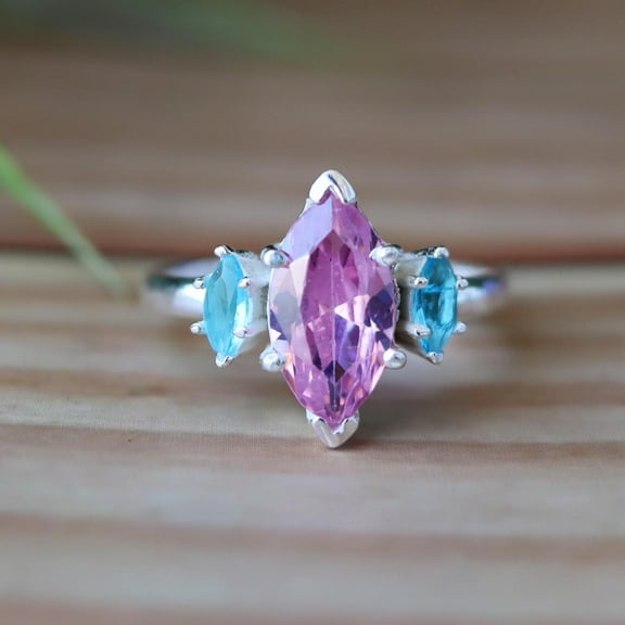 Pink Rose Quartz Ring, Sapphire Ring, 925 Silver Ring, Pink And Blue Ring, Statement Ri9ng, Minimalist Ring, Cocktail Ring, Sparkly Jewelry