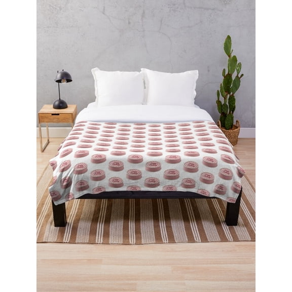 Pink Sandwich Cookie Pattern on White Polyester Fleece Blanket, 280 GSM, Sweet Treat Style for Couch or Bed