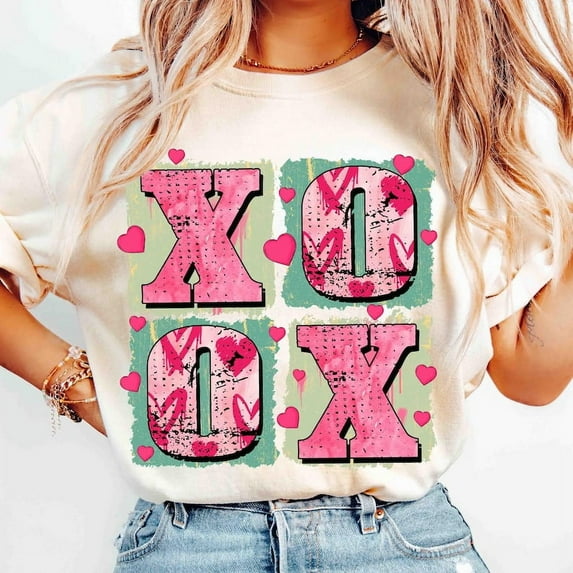 Pink XoXo T-Shirt, Retro Valentine Shirt, Heart T-Shirt, Valentine's Day T-Shirt